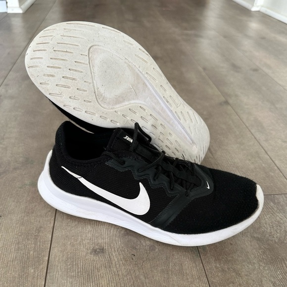 Nike black white VTR Women's Running Training  Shoe AT4345-001 Size 7.5 - Picture 4 of 15
